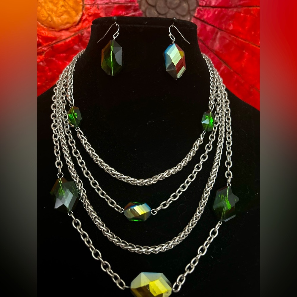 Necklace and earring set